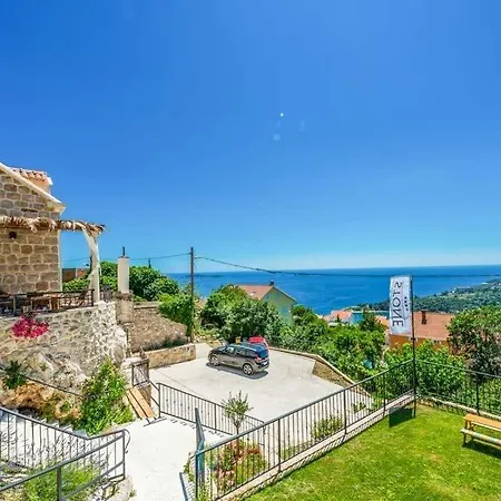 Sleeps 8 Pool Air Con Wifi * Mlini
